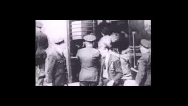 Labor Hist: Chicago Massacre Memorial Day 1937 2.a parte