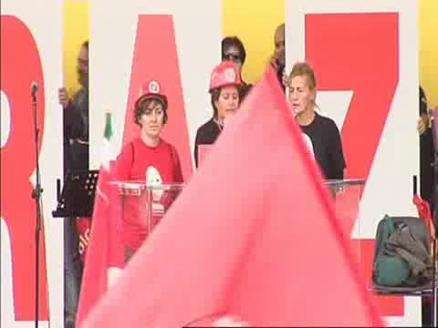 Intervento delle lavoratrici di Eutelia alla Manifestazione della Fiom del 16 ottobre 2010