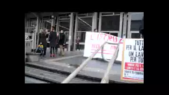 Torino: Flash Mob contro i tagli