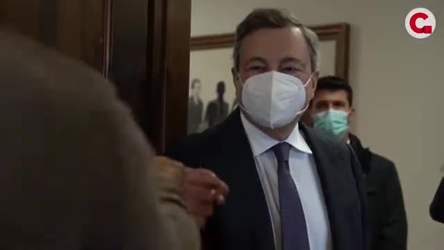 Mario Draghi visita la sede assaltata della CGIL
